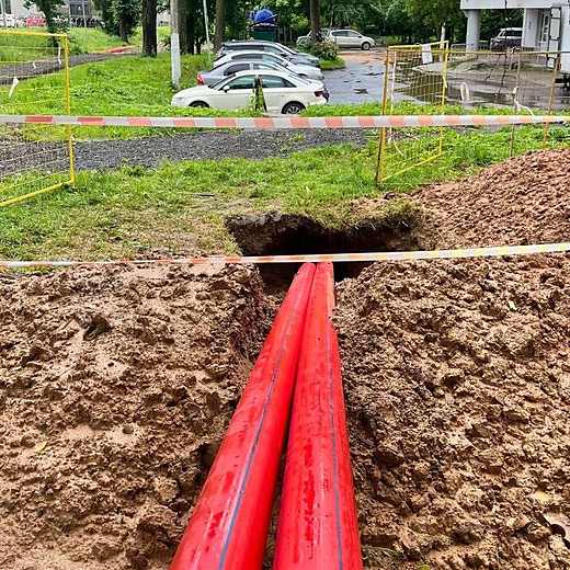 Трубы, уложенные проколом под проездом